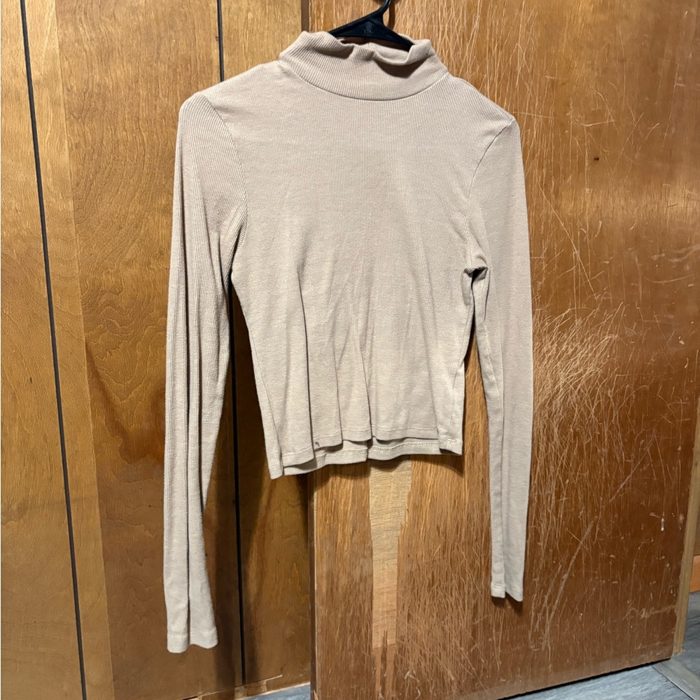 American Eagle Outfitters Beige Long Sleeve Turtleneck
